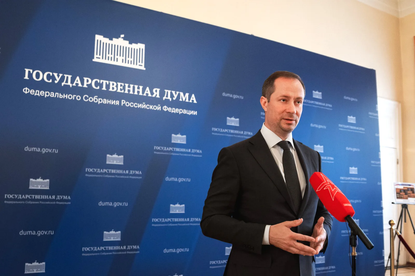 «Учитель ‒ это не просто профессия, это призвание, которое наполнено глубоким духовным содержанием»: Роман Терюшков поздравил с Днём учителя