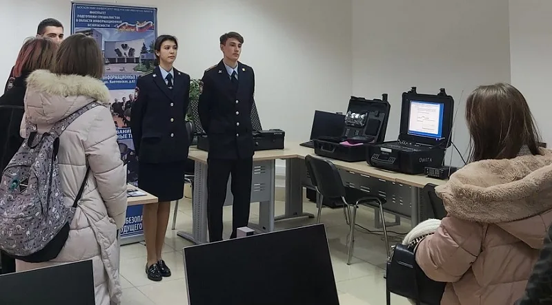 Старшеклассникам Люберец рассказали о правилах поступления в вуз МВД