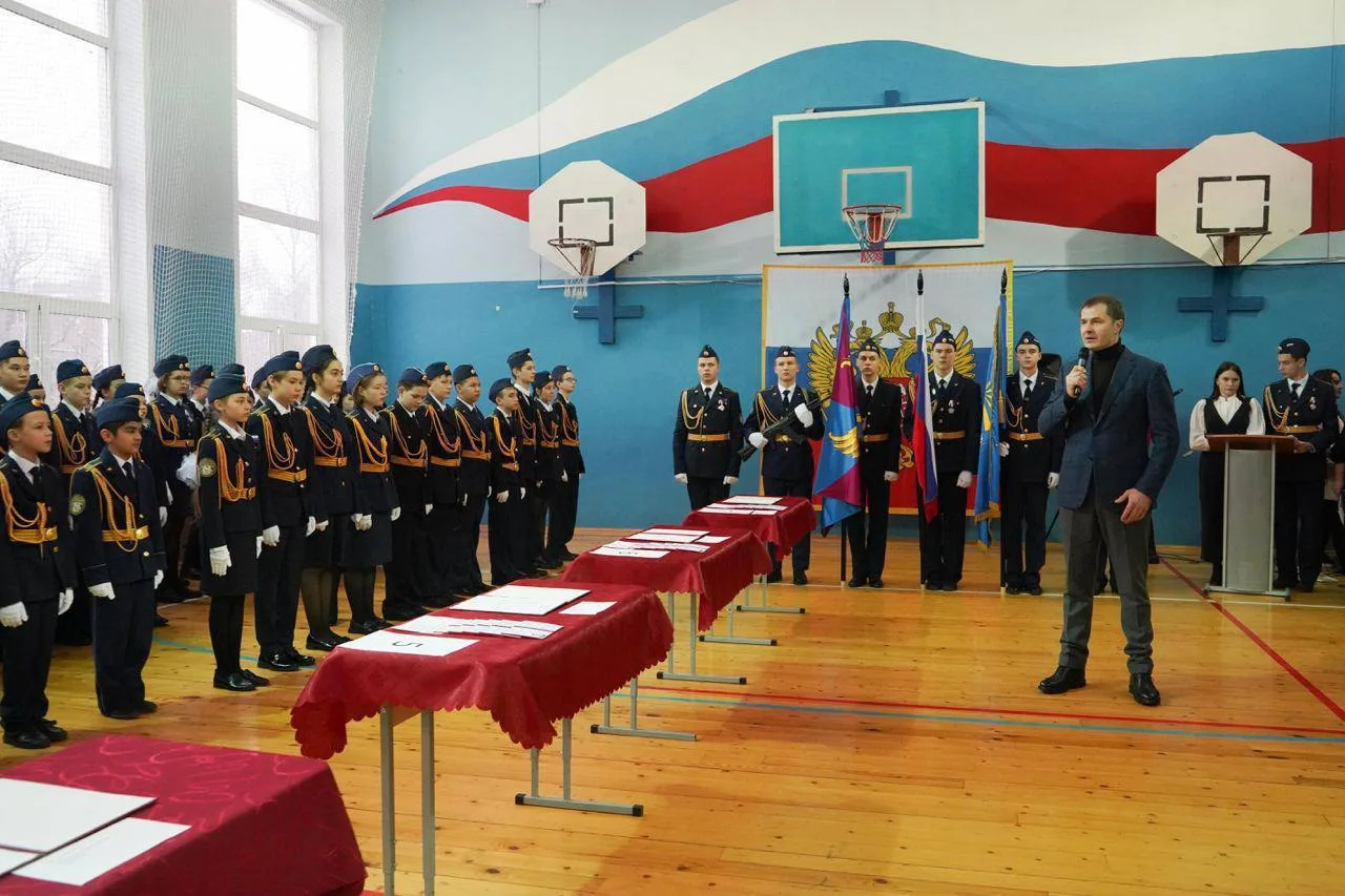 Владимир Волков принял участие в торжественном посвящении школьников в кадеты в Люберцах