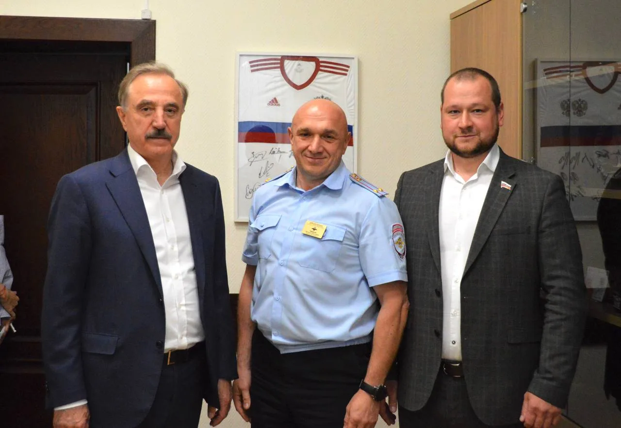 В Люберцах поздравили полицейских с Днем миграционной службы