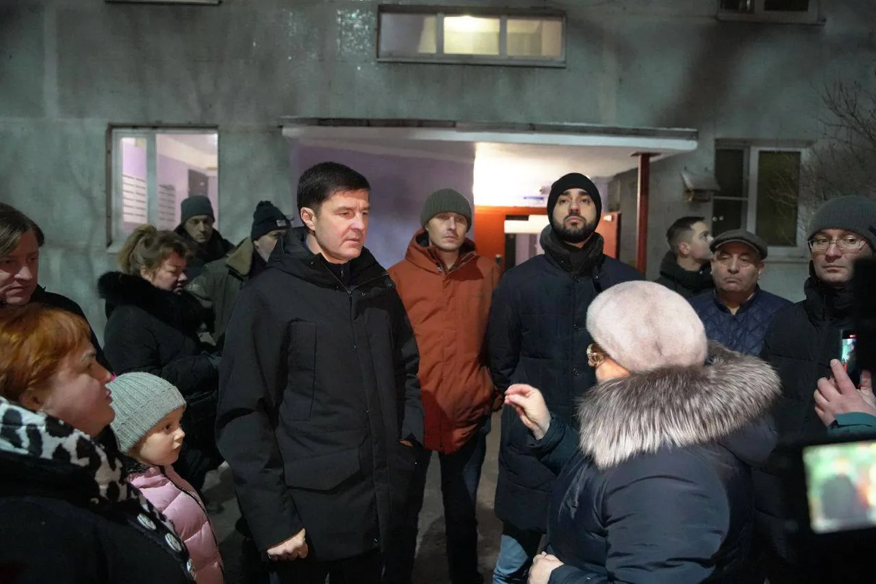 Владимир Волков обсудил жителями домов на улицах Шоссейная и Московская вопросы содержания дворовых территорий