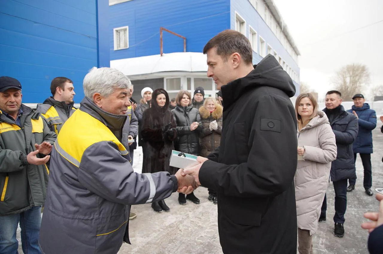 Владимир Волков вручил ключи водителям Люберец от 10 новых автобусов