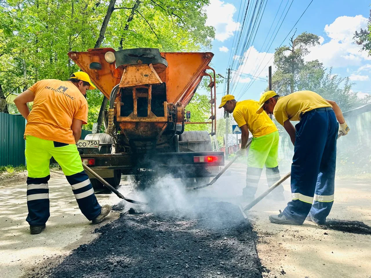 Более 5,4 тысячи ям заделали на дорогах Люберец с начала года
