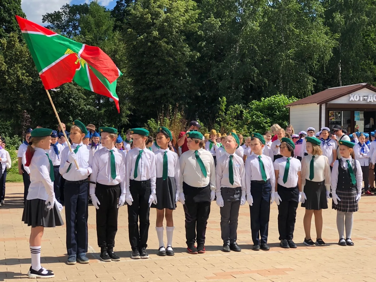 Команда «Гроза» Лингвистической школы Люберец заняла первое место в муниципальном Смотре строя и песни