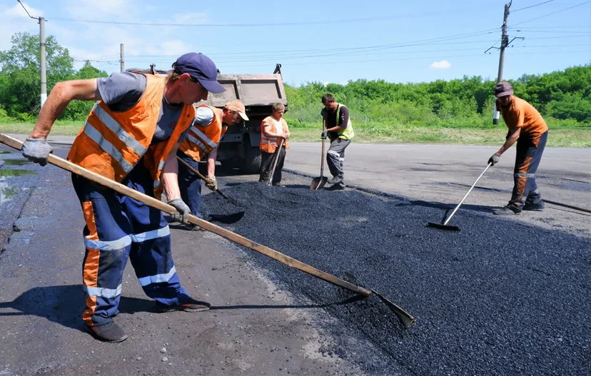 Почти 10 тысяч ям заделали в Люберцах на дорогах