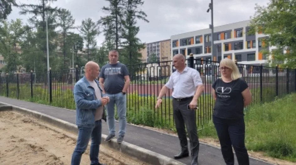 Партийцы проверили ход благоустройства улицы Люберец