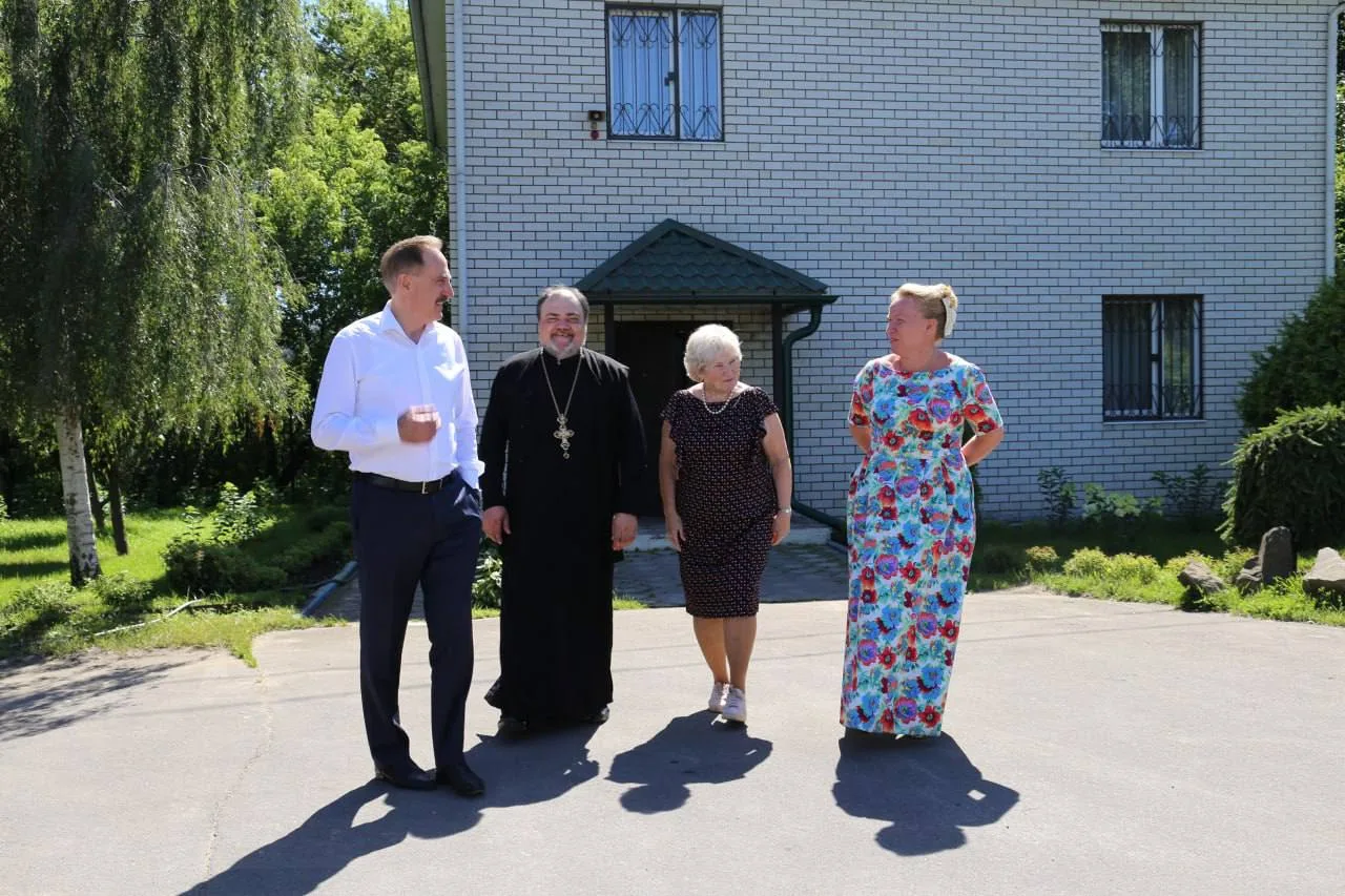 Владимир Ружицкий поздравил в Люберцах настоятеля храма и его матушку с Днем семьи