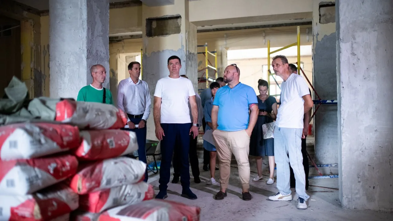 Владимир Волков проверил ход ремонта в Люберецком ДК