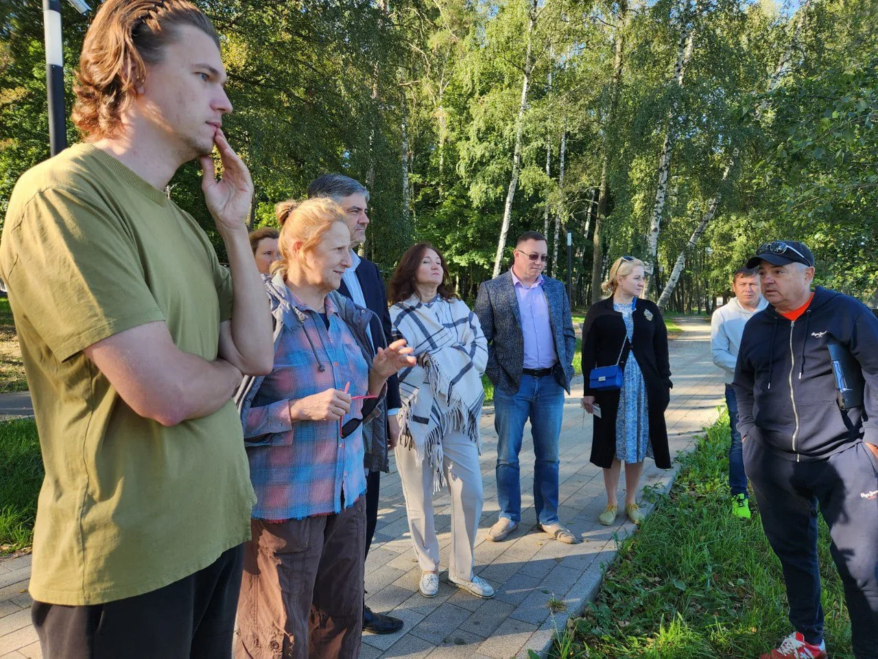 Партийцы провели встречу с жителями Люберец по вопросам очистки озера