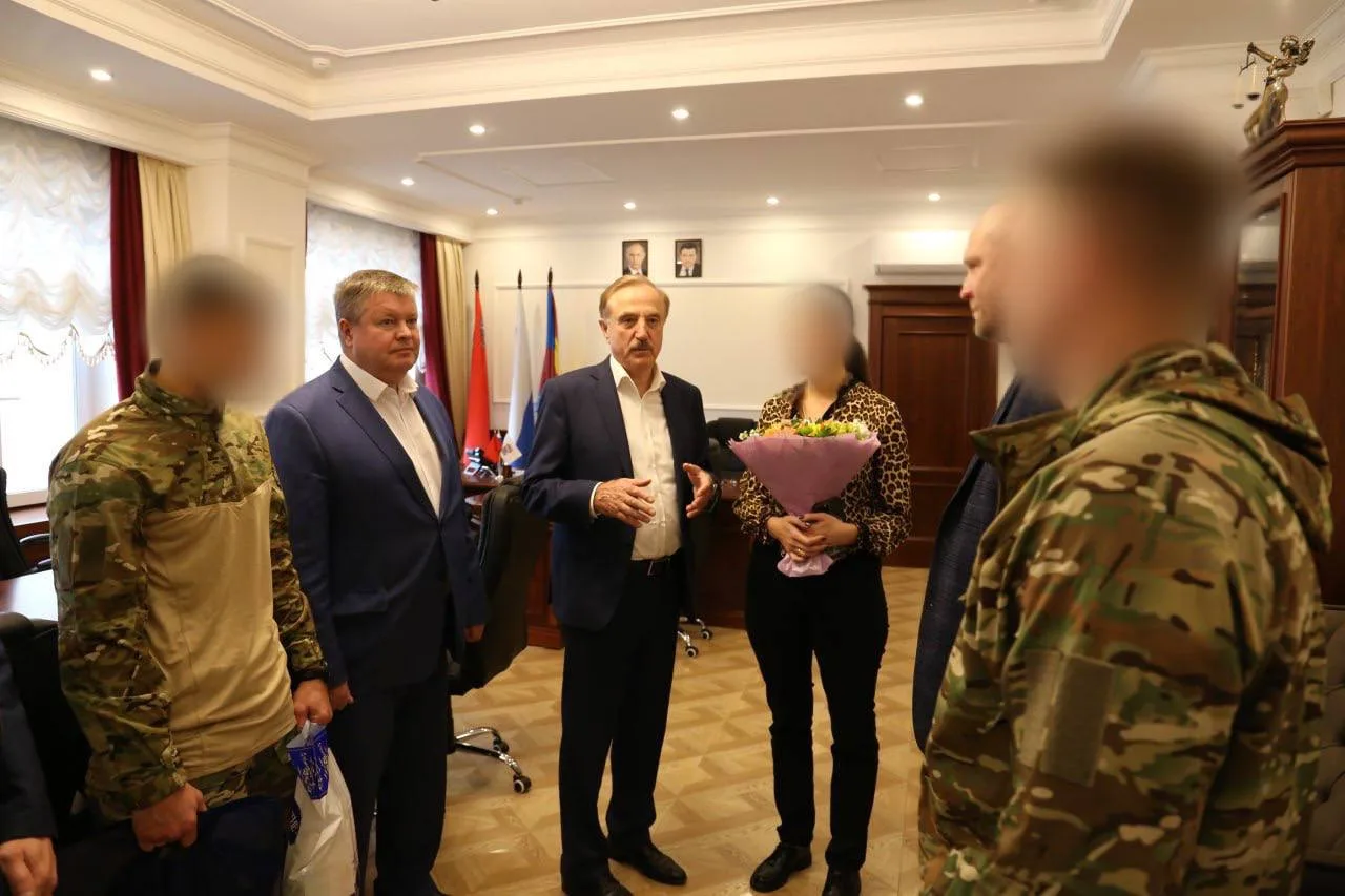 Владимир Ружицкий поздравил бойцов 45-й отдельной гвардейской бригады спецназа ВДВ РФ