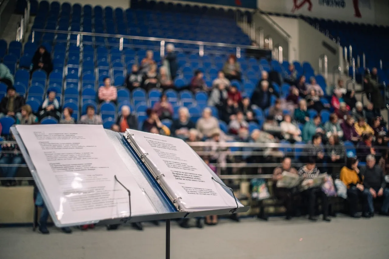 Партийцы организовали концерт для старшего поколения Люберец