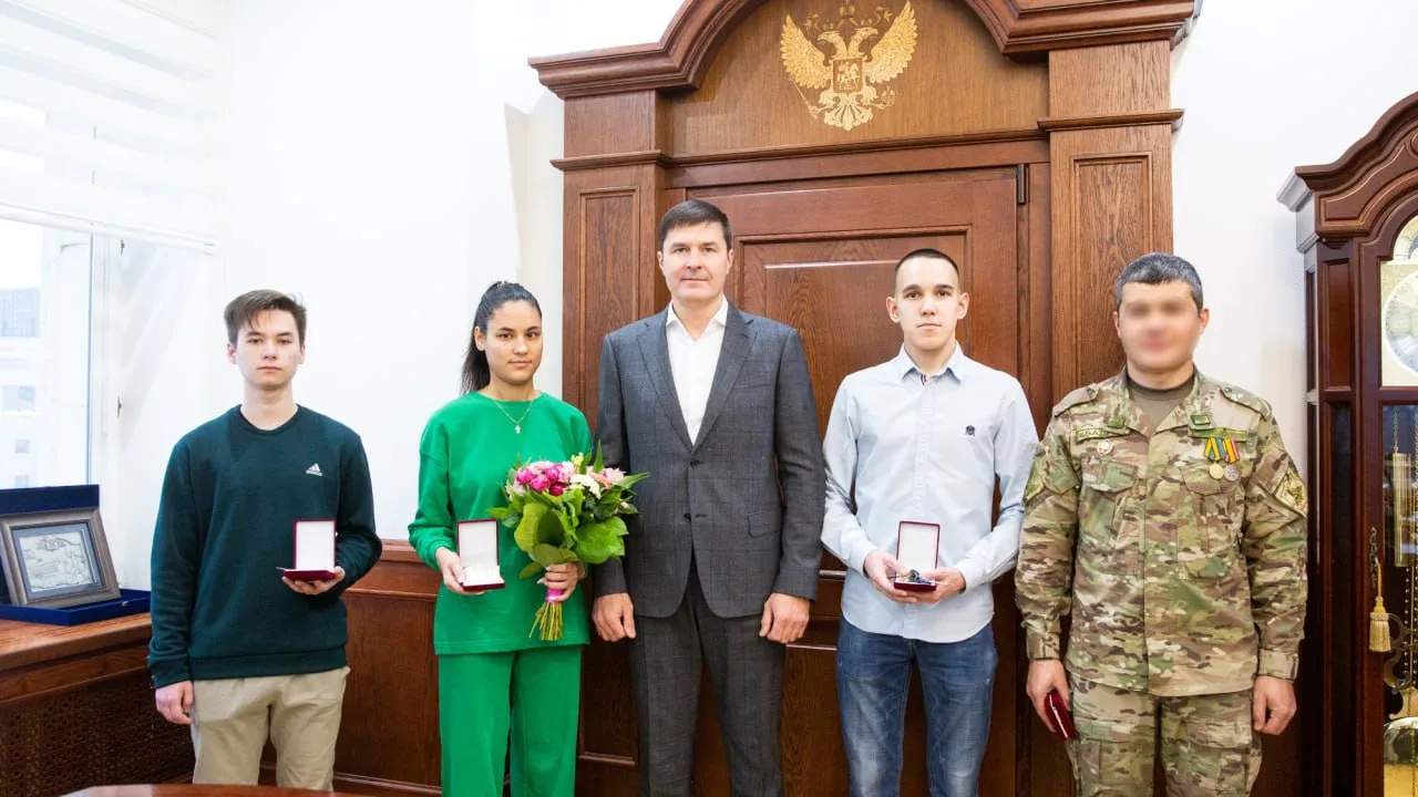 В Люберцах вручили ключи от квартир детям-сиротам и оставшимся без попечения родителей