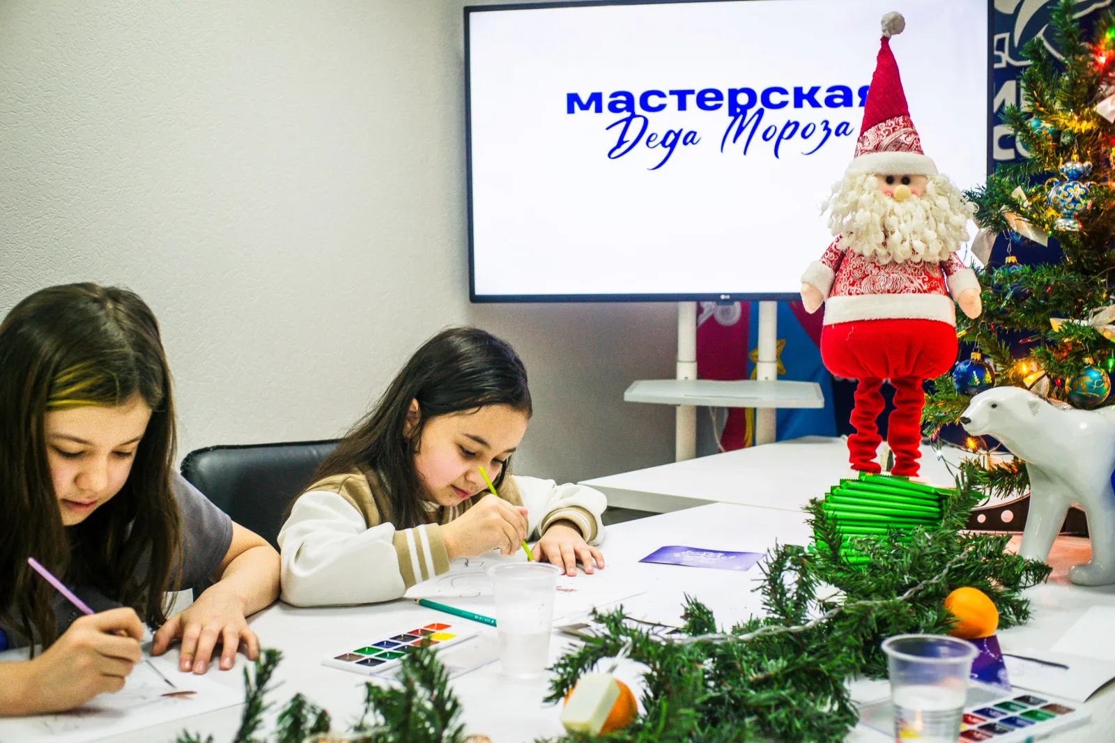 Более ста детей из Люберец и Дзержинского стали помощниками Деда Мороза