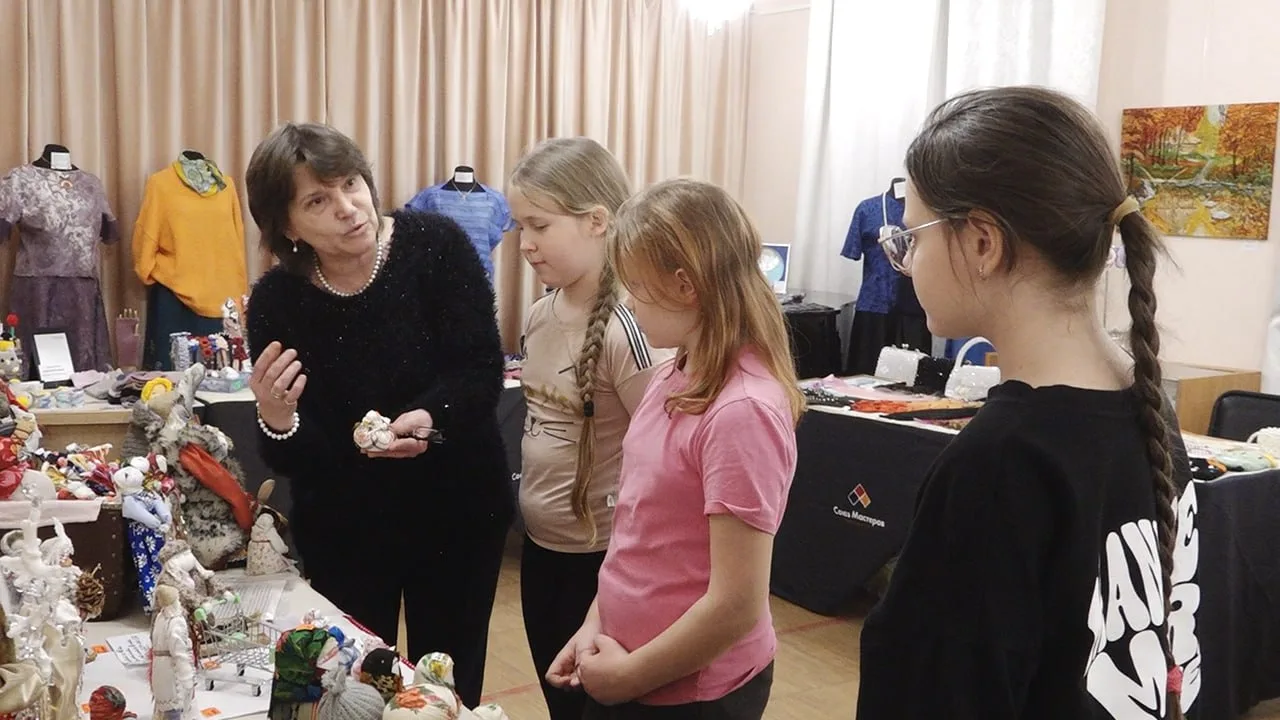 На выставке в Культурно-эстетическом центре городского округа Люберцы свои работы представили 19 художников