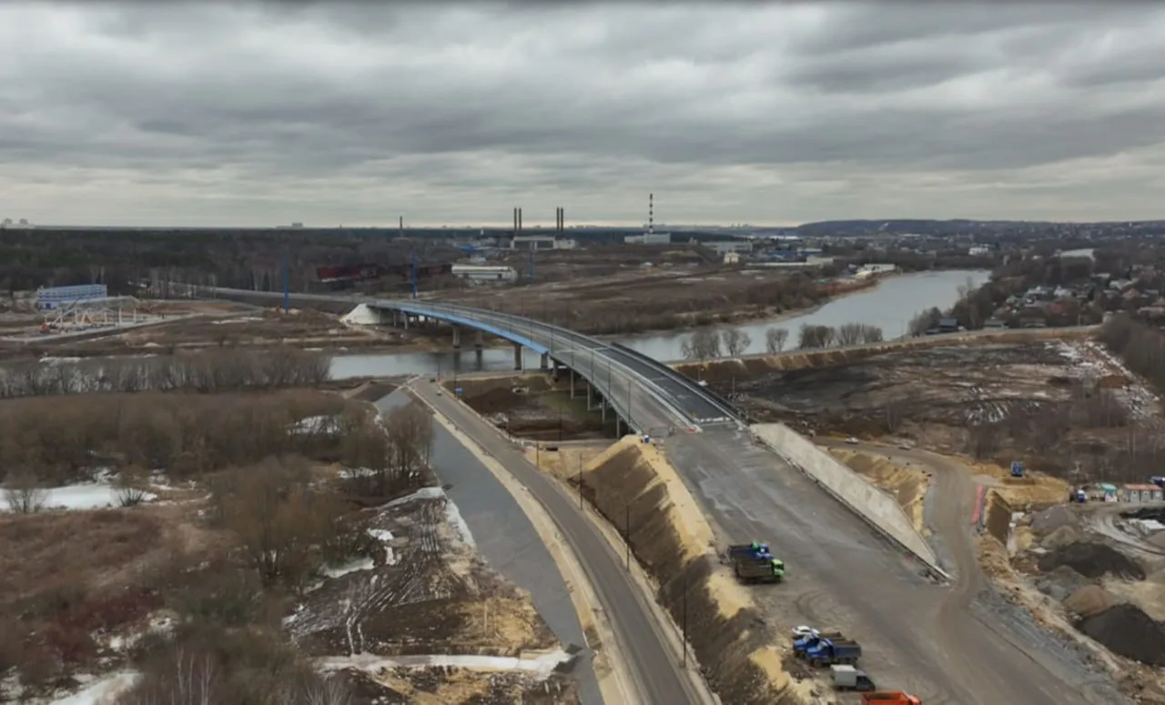 В Люберцах продолжается строительство новой платной автодороги