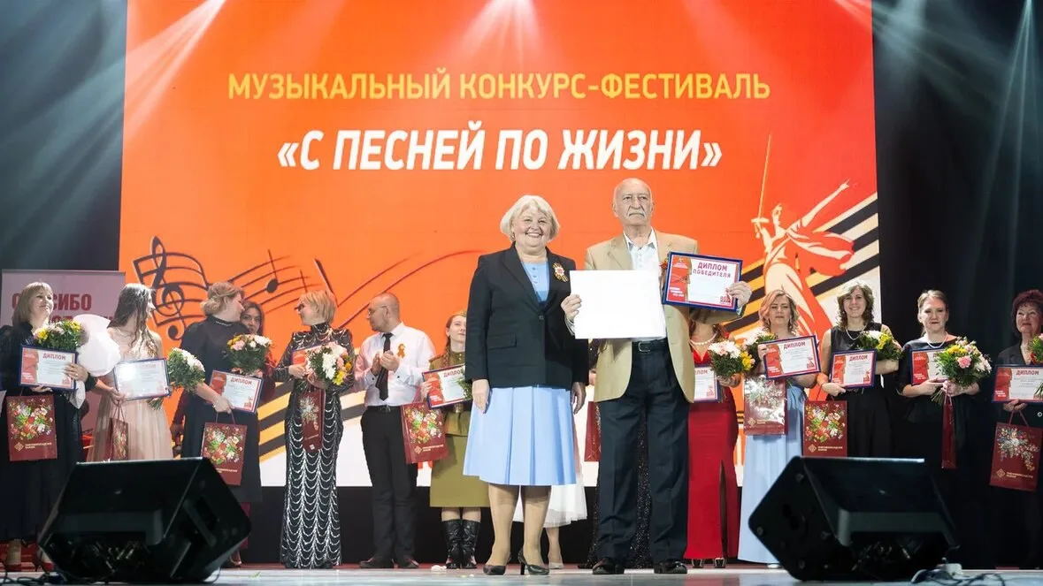 Победителем музыкального конкурса «С песней по жизни» стал педагог из школы №28 Люберец