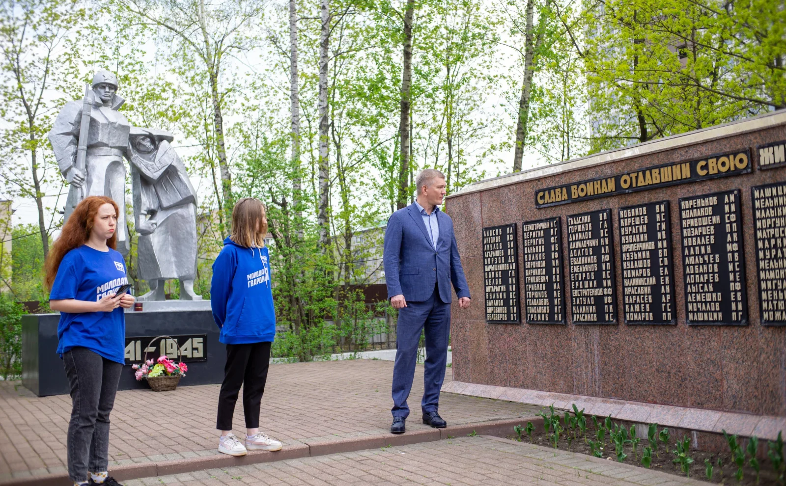 Готовность мемориалов ко Дню Победы проверили в Люберцах