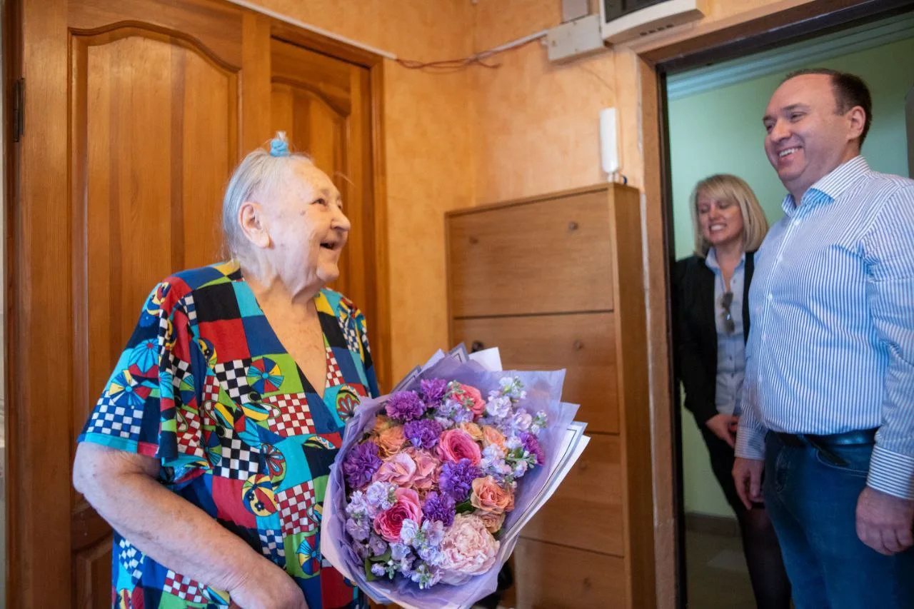 Люберецкие депутаты передали ветеранам ВОВ из Дзержинского бытовую технику