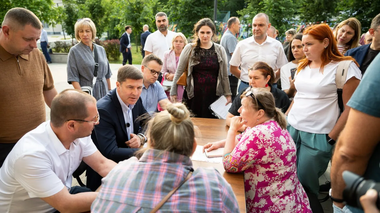 Ответы на актуальные вопросы получили жители Люберец во время встречи в формате выездной администрации