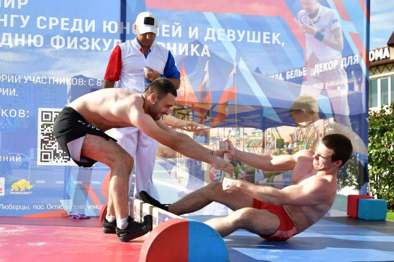 Свыше 50-ти человек приняли участие в открытом турнире по мас-рестлингу в Люберцах