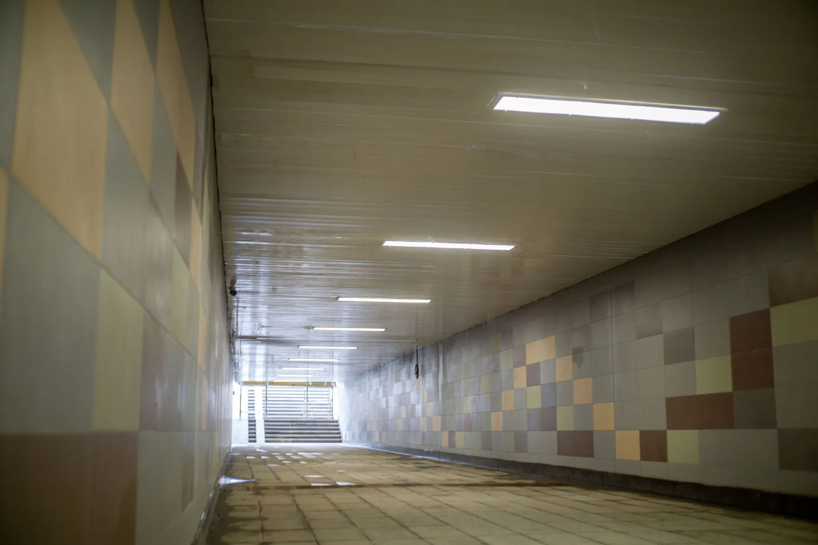 На финальную стадию вышло строительство нового пешеходного перехода на улице Красная в Люберцах