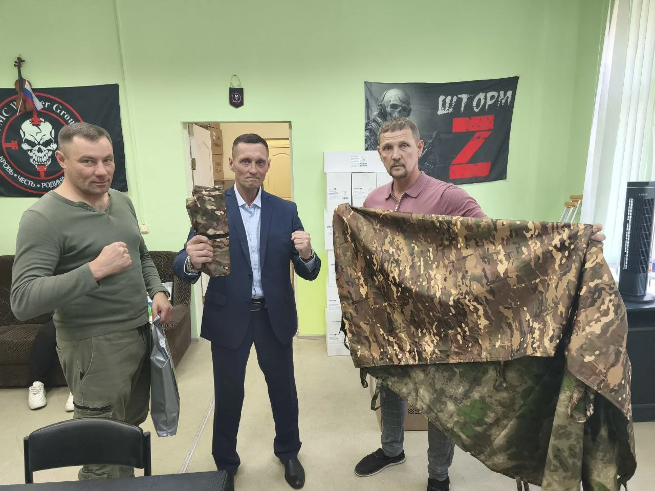 Ветераны Люберец передали бойцу СВО антидроновые одеяла