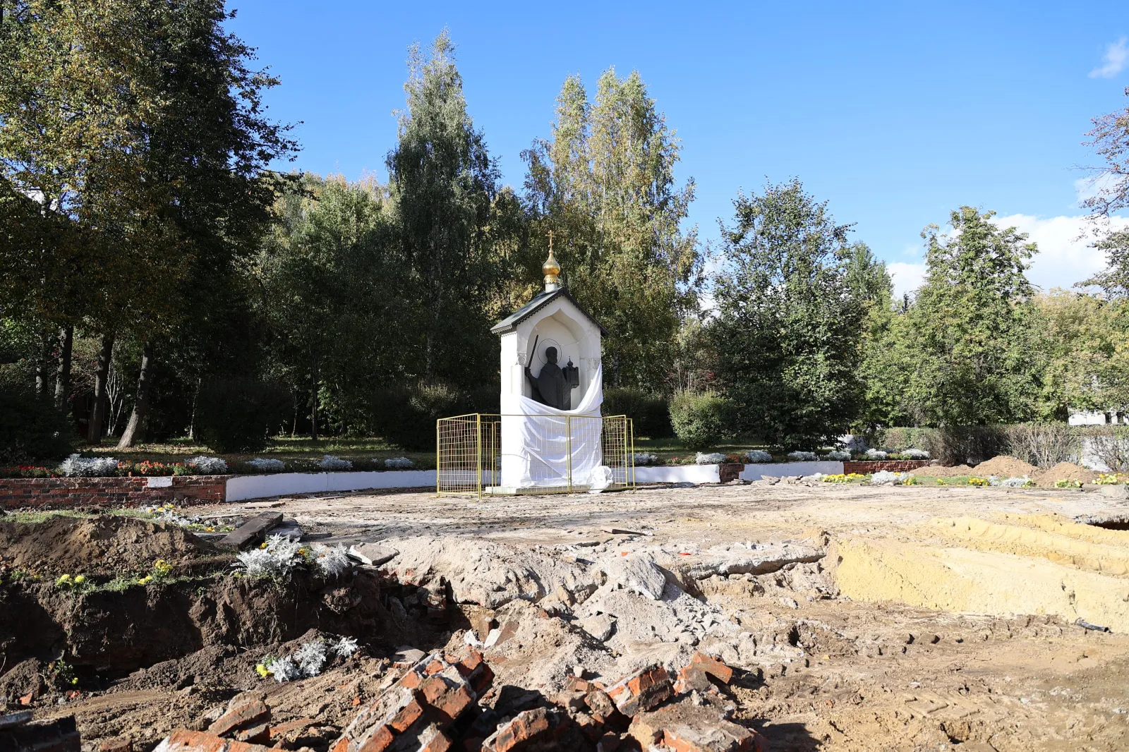 Стартовали работы по благоустройству общественного пространства на площади Святителя Николая в Дзержинском Люберец