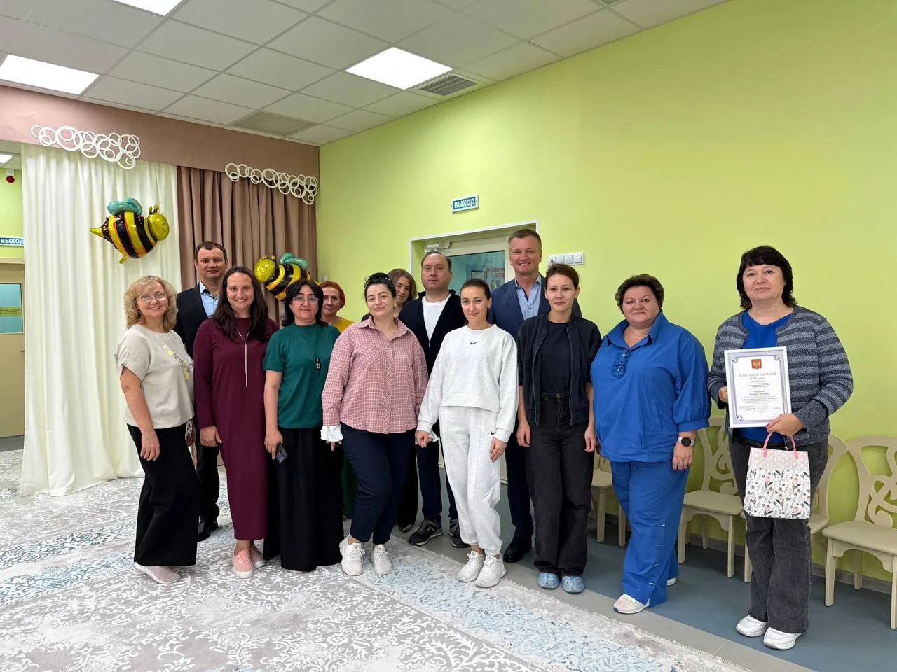 Люберецкие партийцы поздравили воспитателей с профессиональным праздником