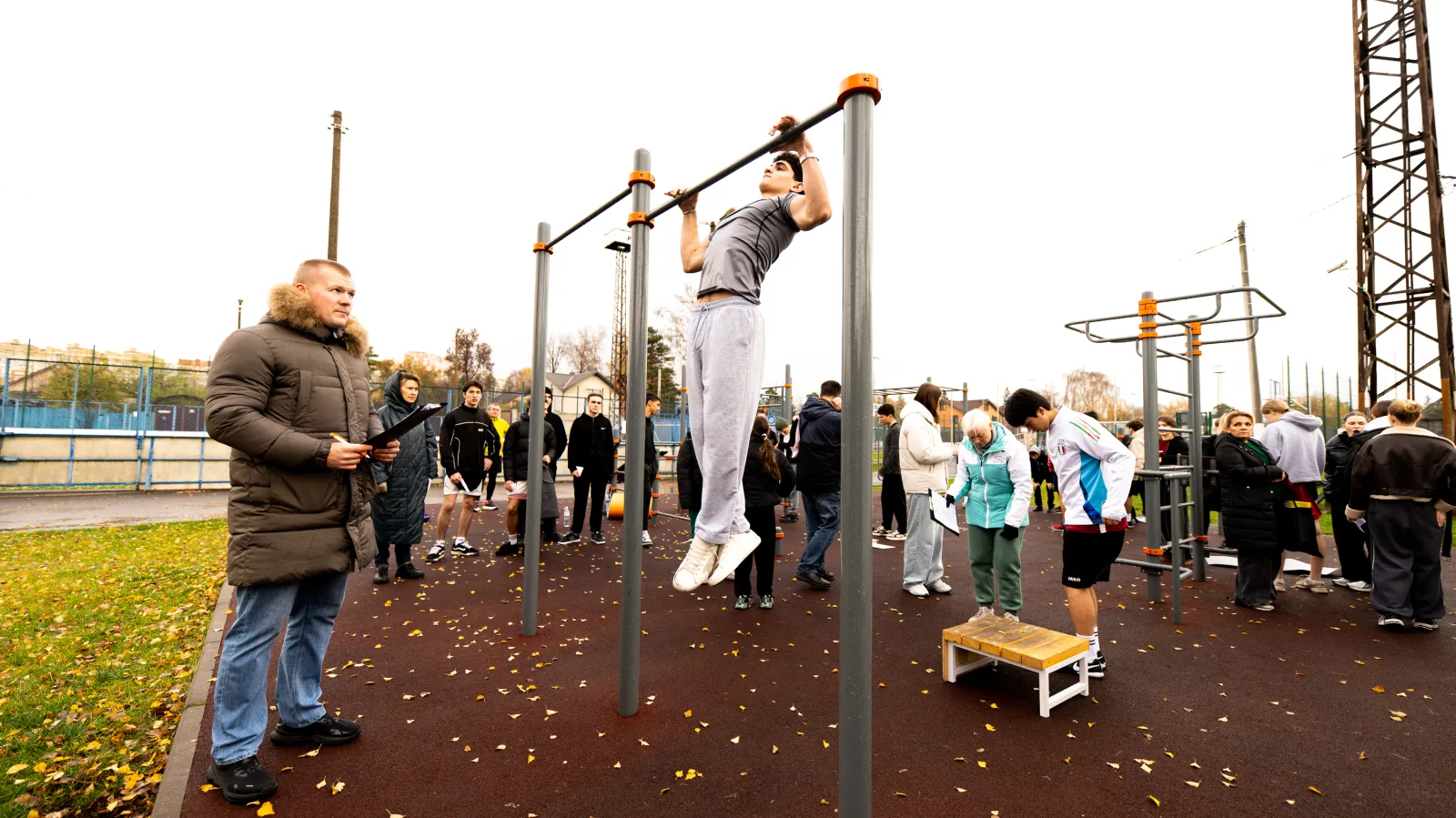 Более 50-ти учащихся старших классов выполнили нормы ГТО на стадионе "Электрон" в Люберцах