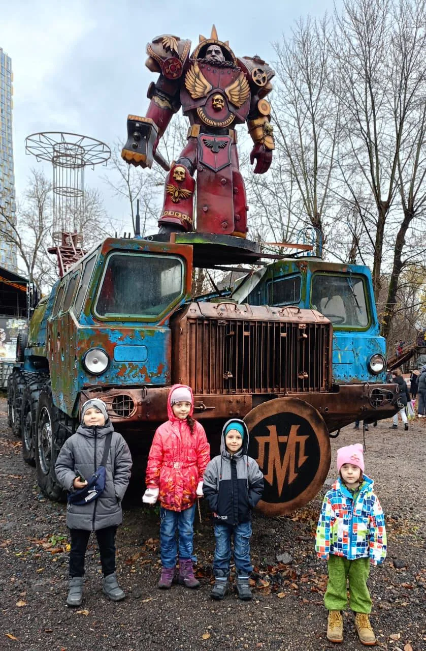 Более 100 детей из семей участников СВО Люберец стали гостями патриотического шоу «Русский Форсаж»