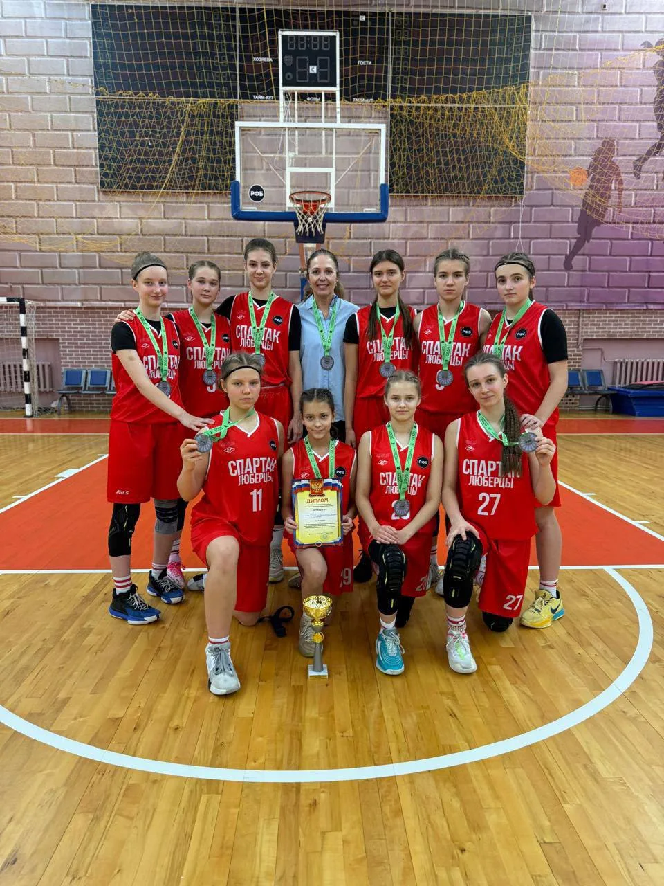 Спортсменки Люберец завоевали серебро на межрегиональных соревнованиях по баскетболу