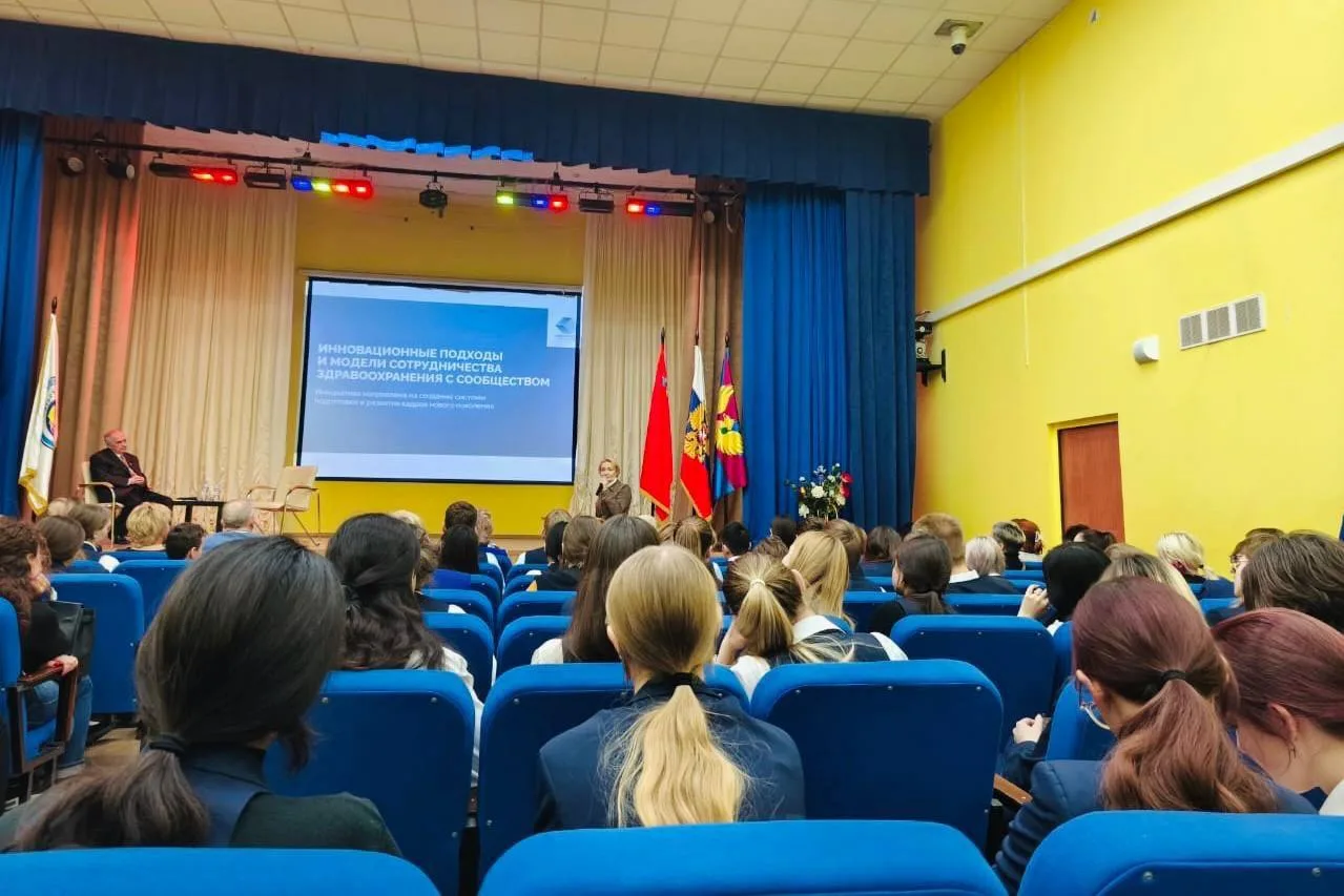 Школьники Люберец обсудили здоровое будущее с почетными гражданами и медиками