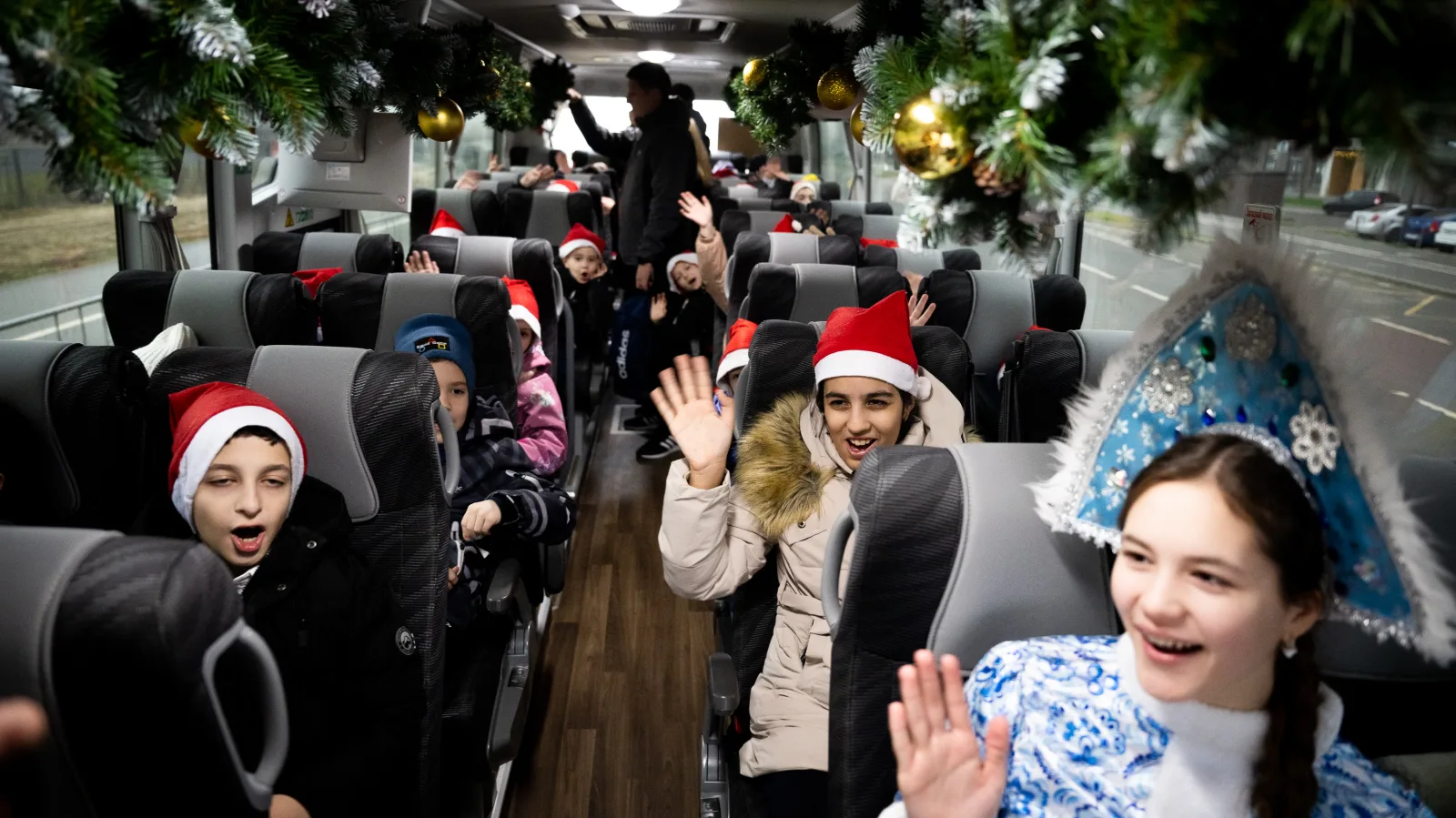 Экскурсионный новогодний автобус начал курсировать в Люберцах