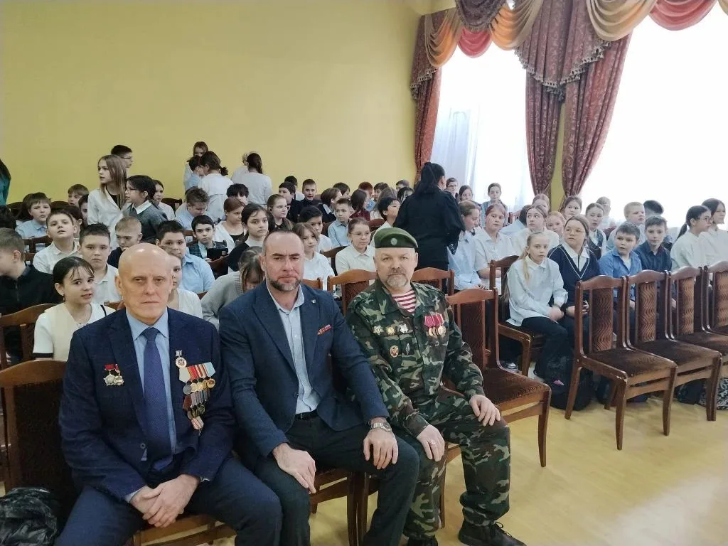 Встреча поколений защитников Отечества прошла в школе Люберец