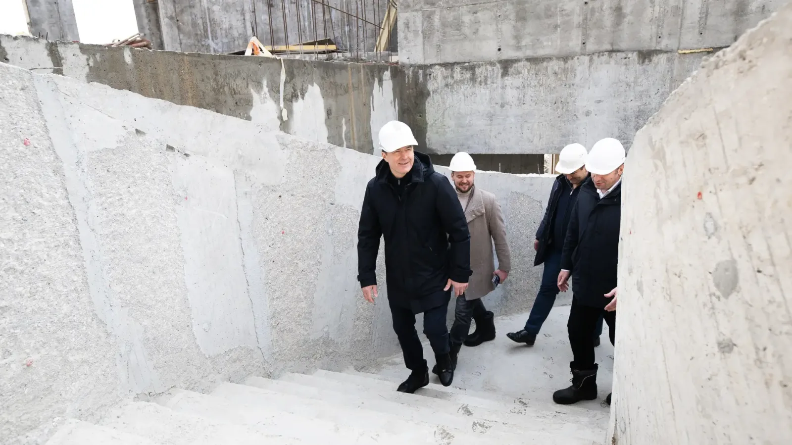 Устройство монолитных конструкций второго и третьего этажа образовательного комплекса ведется в поселке Люберец