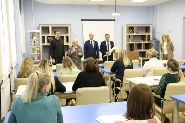 Депутат Мособлдумы обсудила с педагогами Люберец вопросы оказания помощи мобилизованным