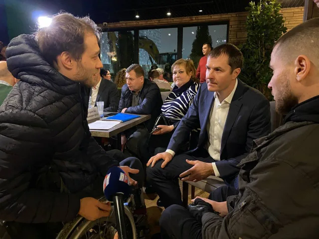 В Люберцах сотрудники администрации провели встречу с жителями в выездном формате