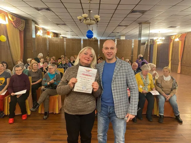 Депутат от партии «Единая Россия» поздравил люберчан с днем рождения клуба северной ходьбы