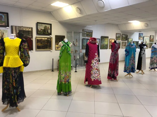 Почти 1,5 тысячи человек посетили в Люберцах художественную выставку о России