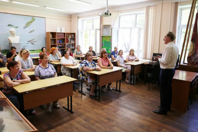 Владимир Ружицкий встретился с учителями из Люберец