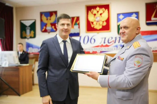 Владимир Волков поздравил полицейских Люберец с профессиональным праздником