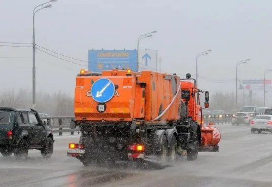 Почти 22 тонны противогололедных материалов и реагентов подготовили для дорог в Люберцах