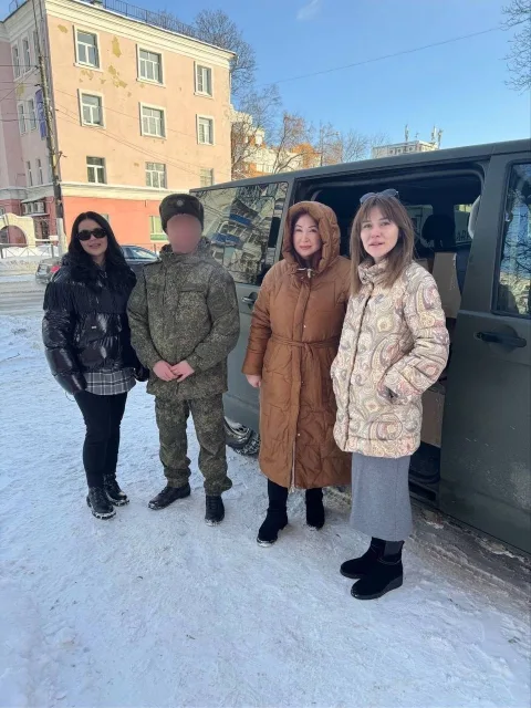 Активисты из Люберец передали подарки солдатам