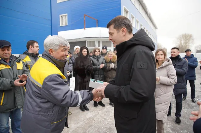 Владимир Волков вручил ключи водителям Люберец от 10 новых автобусов