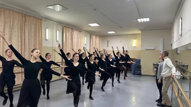 Депутат встретился с коллективом ансамбля народного танца из Люберец