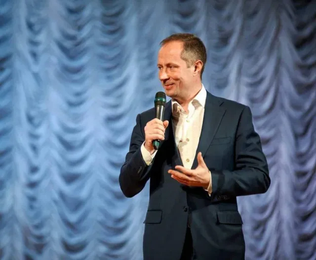 Роман Терюшков поздравил жительниц Люберец с 8 Марта: «Вы наполняете нашу жизнь красотой и вдохновляете на смелые поступки»