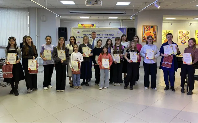 Более 30 юных художников Люберец стали лауреатами конкурса «В мире прекрасного»