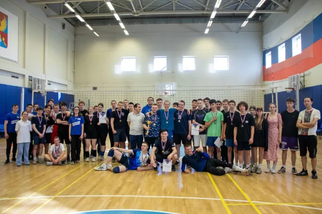 В Люберцах активисты МГЕР организовали турнир по волейболу