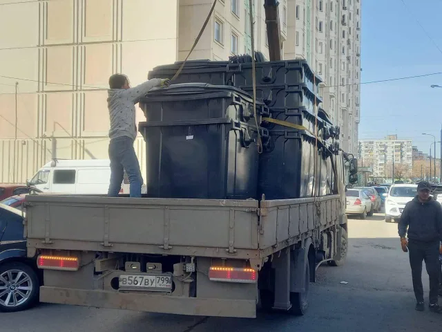 В Люберцах создали шесть бригад для оперативного вывоза навалов мусора из контейнеров