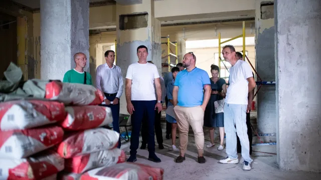 Владимир Волков проверил ход ремонта в Люберецком ДК